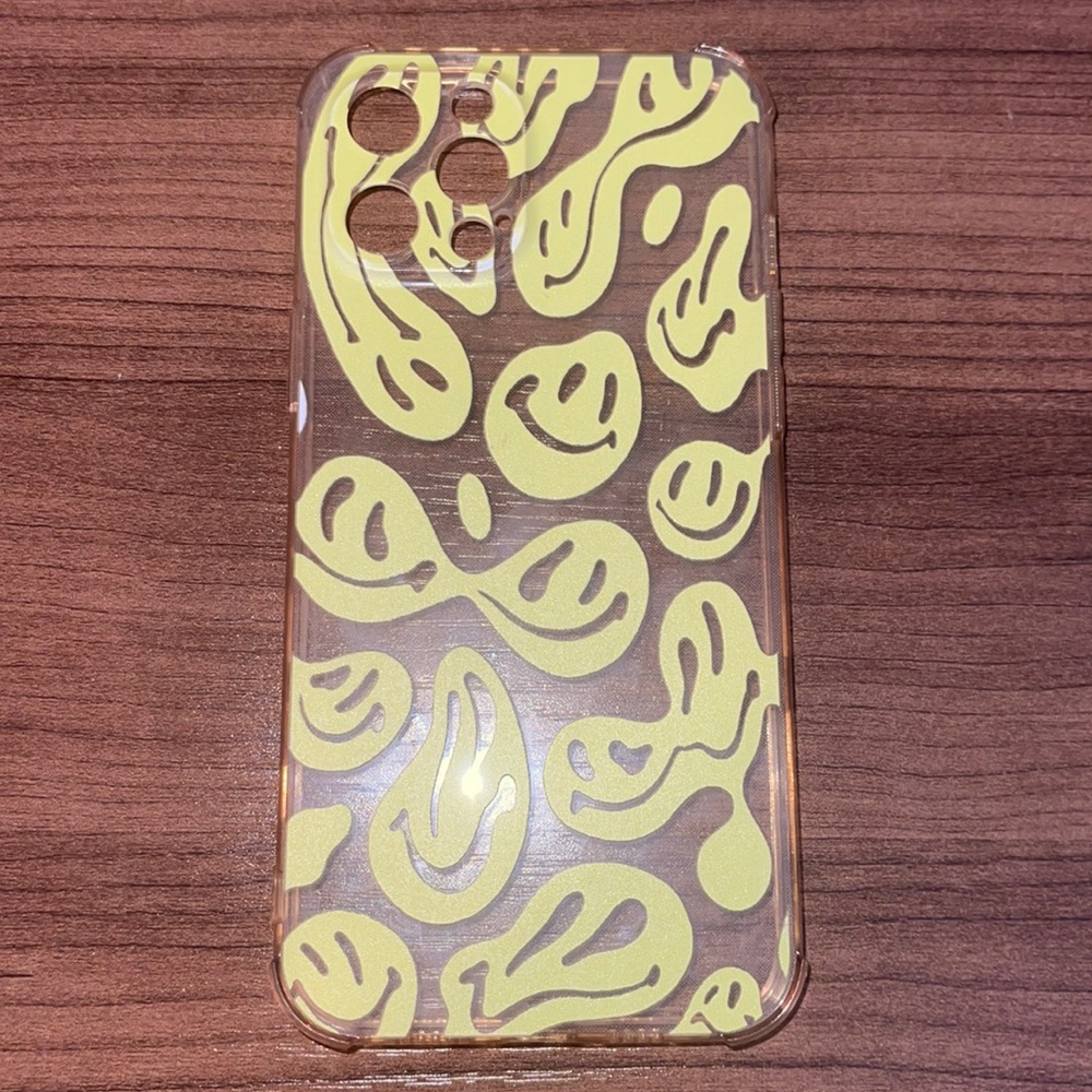 iPhone 12 Pro Max case. Case was ordered from Amazon. Good condition!
